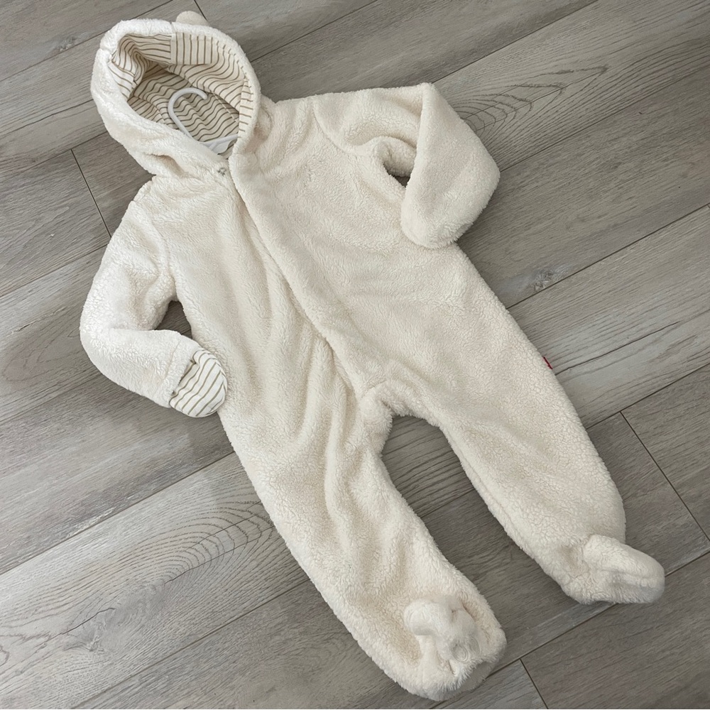 Magnetic Me Onepiece minky magnetic pram Cream size 6-9 months soft lounge snow - Picture 1 of 4